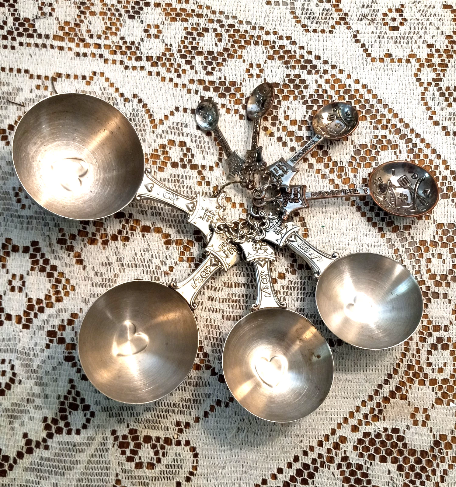 Queen of The Kitchen Measuring Set of 8/Four Measure Cups & 4 Measure Spoons