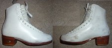 Ice Figure Skates RIEDELL model 355 BOOTS ONLY Girls Size 4 B