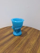 Coquetier poussin en opaline de foire bleu Portieux