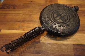 Vintage Griswold Iron Waffle Maker No 8 1922 Made In Usa From Japan F S Ebay