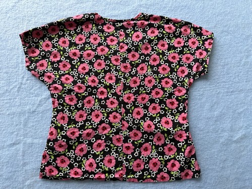 Izzy Scrubs Women’s Scrub Top Size M. Floral Poppy Pattern. Black W Pink Flowers - Picture 8 of 8