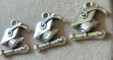 4 Graduation Cap Antique Silver Tone Charms Lot AP0075