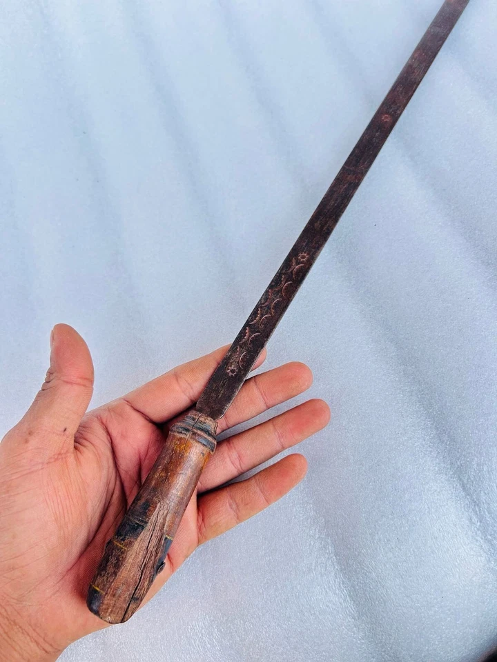 Винтажный железный резной меч ручной работы старый железный детский тренировочный меч деревянная ручка - Изображение 3 из 4