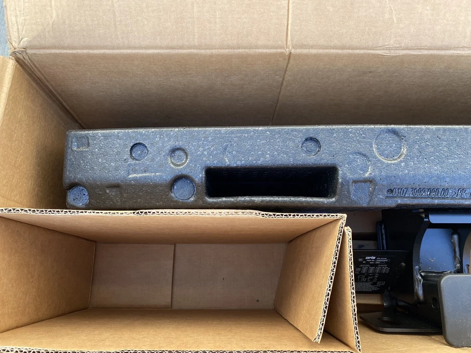 Barra de reboque traseira Mercedes Benz GL450 2007 sem suporte OEM - Imagem 2 de 4