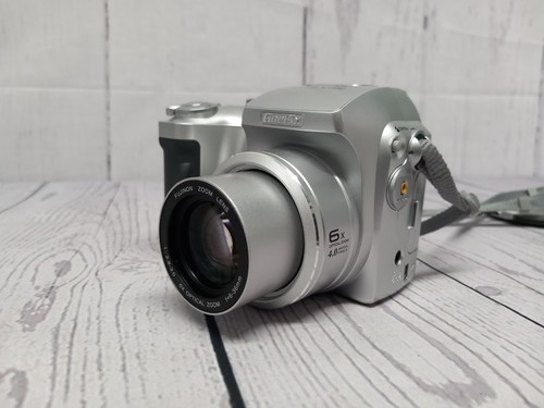 Digital Camera Fuji S3500 With Fuji 256MB XD Card - Tested working - Picture 12 of 23