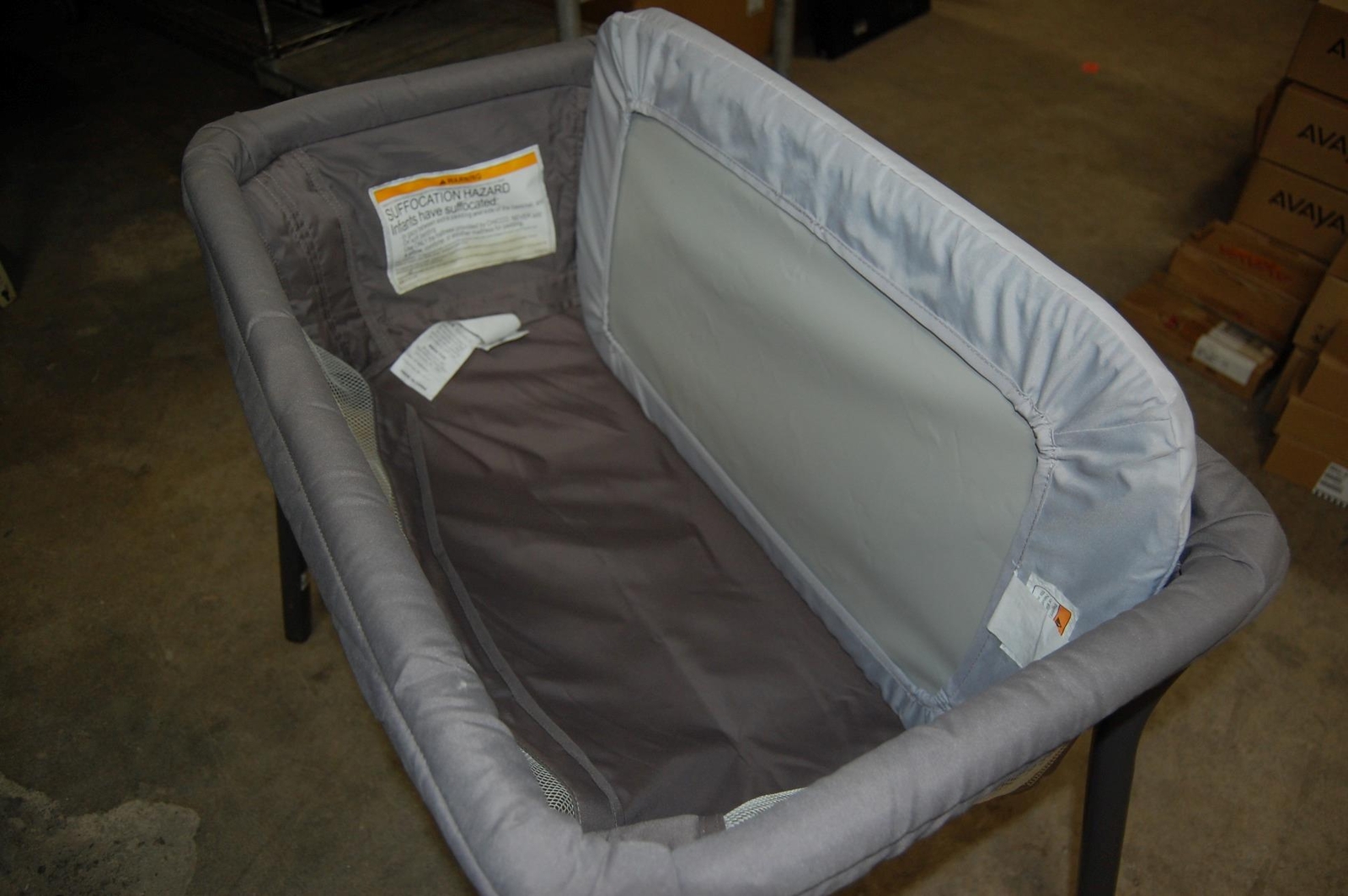 Chicco LullaGo Portable w/ Waterproof Mattress/Fitted Sheet