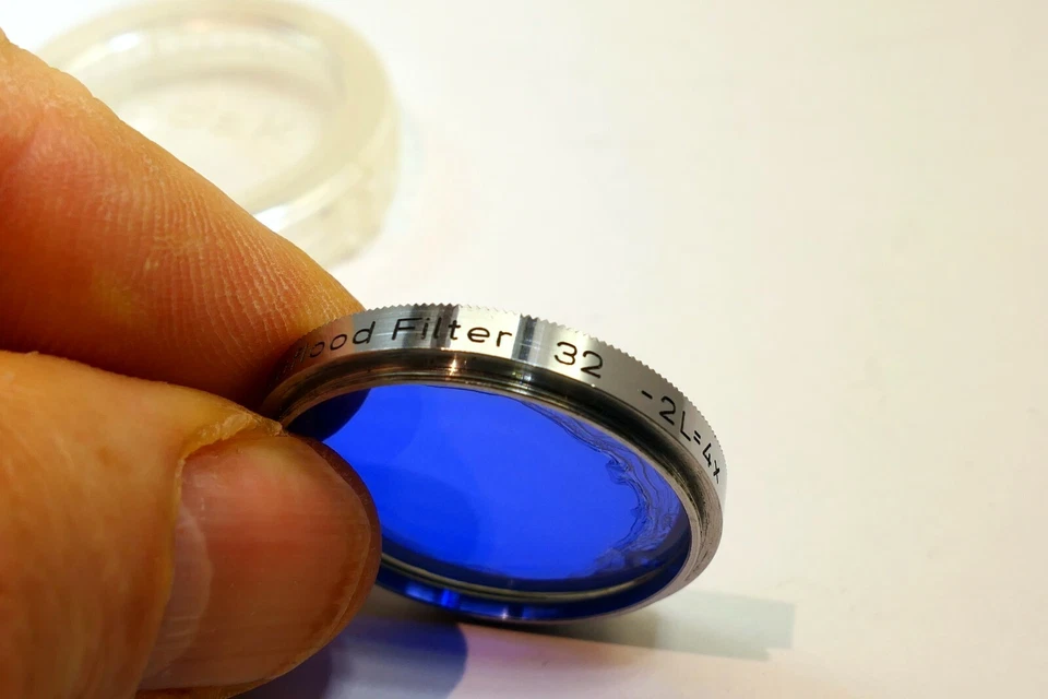 30mm Kodak Photoflood 32 2L=4X Lens filter made in Germany (damaged separation) - Image 3 of 4