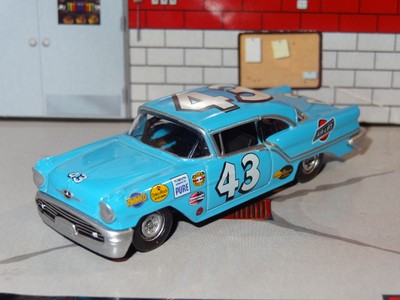 richard petty diecast 1 64