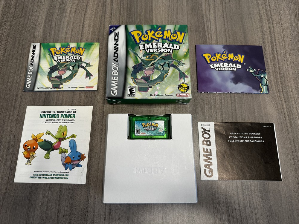 Pokemon Emerald Version (Nintendo GBA, 2005) CIB -CLEAN- New Batt/Full Shiny Dex
