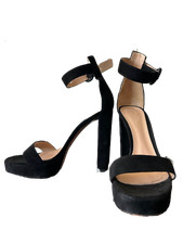 Gianvito Rossi Black Suede Pumps