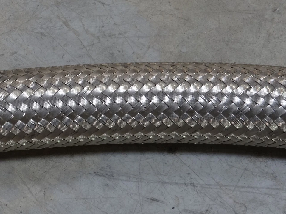 Manguera de acero trenzada de 2" OD x 5'L con accesorio giratorio roscado hembra de 2" SHF 316 SS Foto 4 de 4