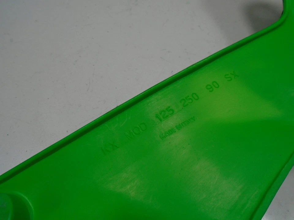 1991 KAWASAKI KX 125 LEFT TANK SHROUD (A) 91 KX125 - Изображение 4 из 4