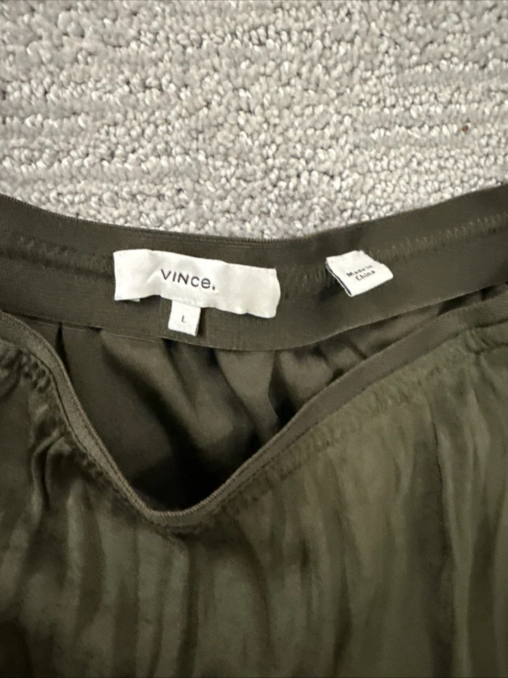 $345 FALDA MIDI VINCE PLISADA DRAPEADA APLASTADA EN VERDE PINO MINERAL Talla L Foto 3 de 4