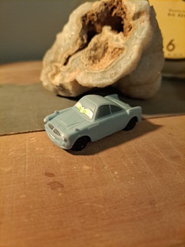 Disney Cars 2 Finn McMissile Mini Figura 2” Azul Claro Mi Libro Ocupado Vehículo Juguete - Imagen 7 de 7