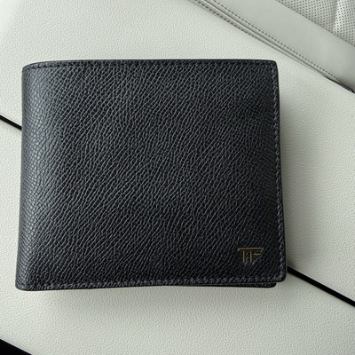 Tom Ford Men s Black Bifold Folding Wallet with Logo Accent, Credit Card