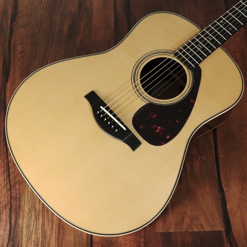 YAMAHA / LL26 ARE Natural Acoustic Guitar - Picture 2 of 11