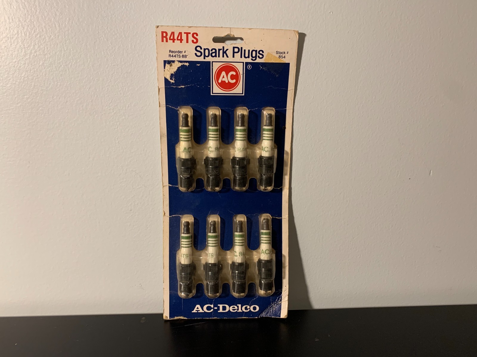 AC-Delco R44TS Spark Plugs, 8-Pack 5613773 GM Vintage NOS - Brand New