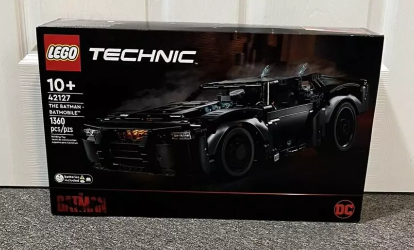 LEGO Technic THE BATMAN – BATMOBILE 42127 Model Car Building Toy ( New)  673419339346