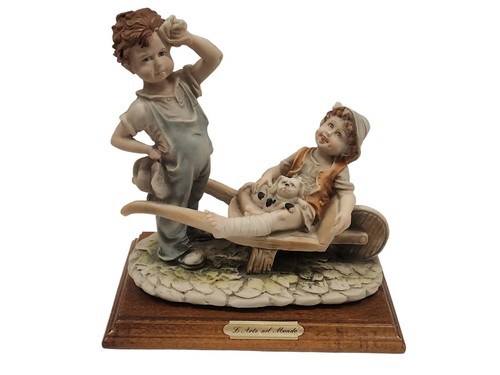 Capodimonte Style big L'Arte Nel Mondo 2 boys w/ dog Figurine Italy Collectible