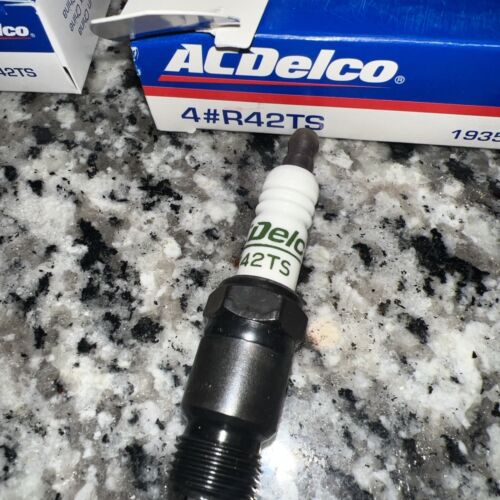 NEW GENUINE GM ACDelco Spark Plugs R42TS Set Of 6 - Picture 3 of 5