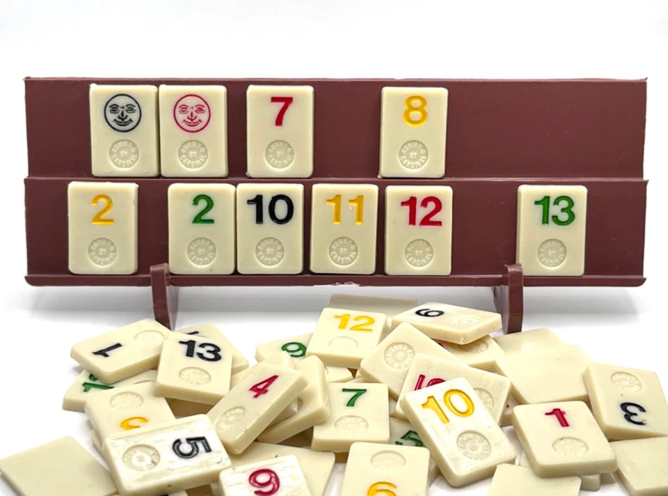 Peças de jogo de reposição individuais Rummy-O Travel Tiles - 1977 Cardinal - Imagem 3 de 4