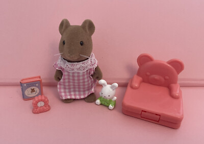 Sylvanian families calico critters beautiful Evie s sleepover with bed and Evie