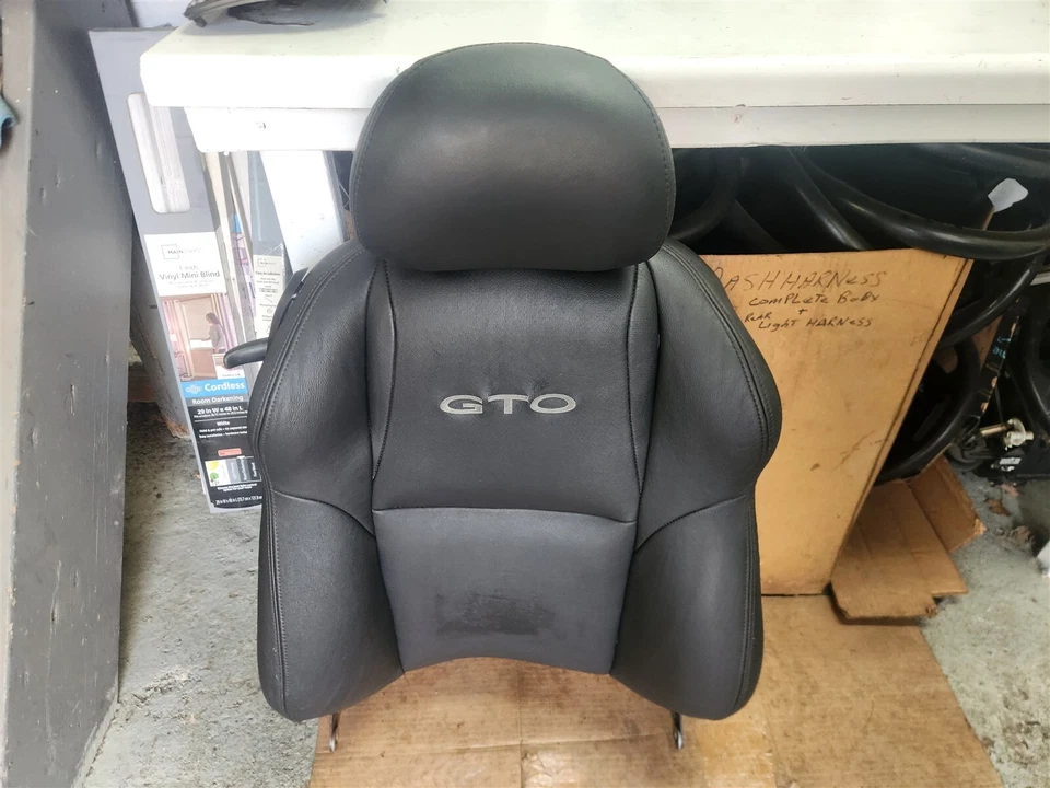 06 GTO CUERO NEGRO ASIENTO DELANTERO TRASERO COJÍN REPOSAPIÉS USADO DERECHO PASAJERO Foto 4 de 4