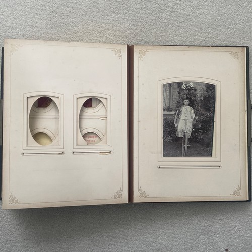 Antiguo broche de álbum de fotos de cuero victoriano dorado con CDV y fotos de tarjetas de gabinete - Imagen 20 de 24