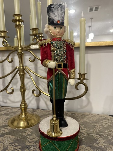 Katherine's Collection Toyland Soldat Nussknacker mit Etikett ersetzt Schild mit Schnupftabak - Bild 1 von 14