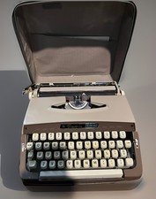 Signature Vintage Manual Portable Typewriter with Case, Model 300 & 400 thumbnail