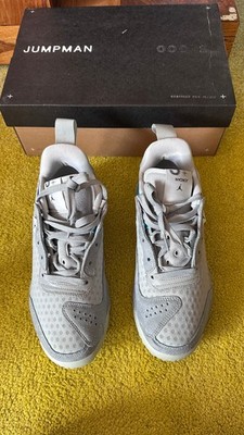 Jordan Delta 2 SE Light Pumice/Pure Platinum Größe 42,5