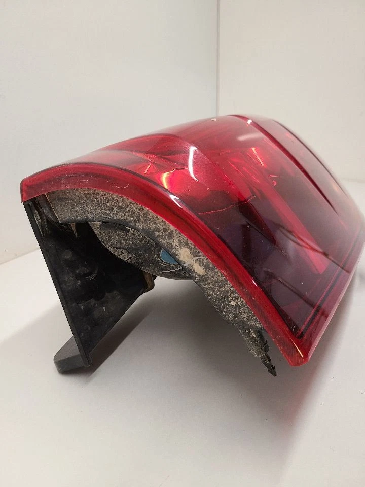 07-14 CHEVROLET SUBURBAN 1500 LH Driver Left Tail Light 22837923 - Image 3 of 4