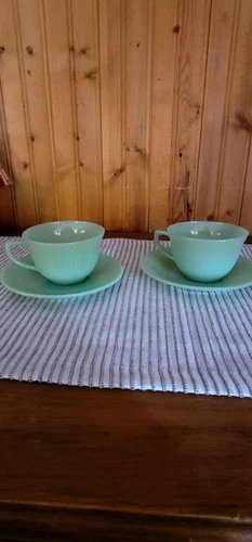 2 Sets Vintage Fire King Green Jadeite Oven Ware Tea Coffee Cup Mug Saucer