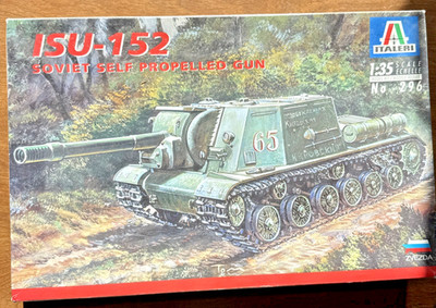 1/35  ISU-152 SOVIET SELF PROPELLED GUN Zvezda