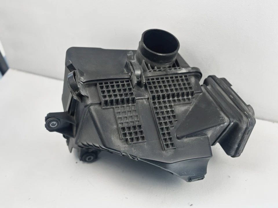 KIA STINGER 2018-2023 OEM LEFT DRIVER AIR CLEANER BOX INTAKE ASSEMBLY - Image 4 of 4