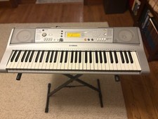 Yamaha YPT-300 61-Key Touch-Sensitive Keyboard Piano Synthesized