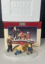 Lemax "Winter Preparations" Porcelain Village collection 1997 #73223 Christmas
