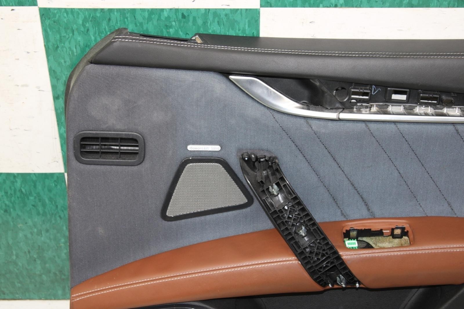 Maserati Ghibli 2014-2019 Front Right Door panel Brown