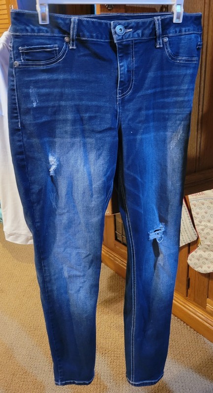 Maurices, Women's Size L-S, Blue Distressed Jeans.
