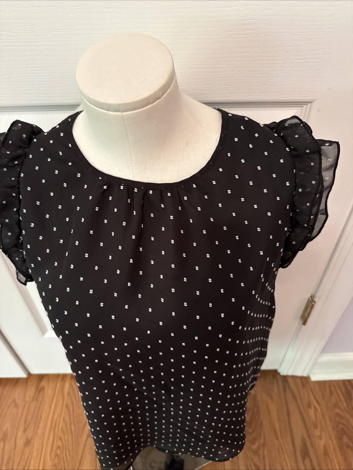 Ann Taylor Loft Size M White Black Polka Dot Ruffle Sleeve Blouse