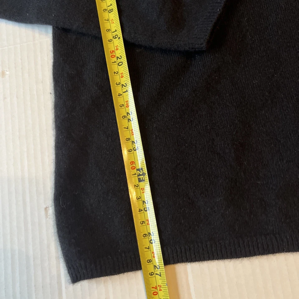 Kirkland L-XL 100% Cashmere Sweater Womens Black V Neck Long Sleeve / See Detail - Image 4 of 4
