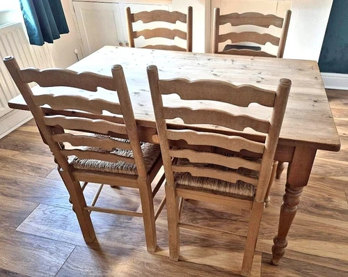 Fabulous Solid Pine Dining Table & Four Chairs