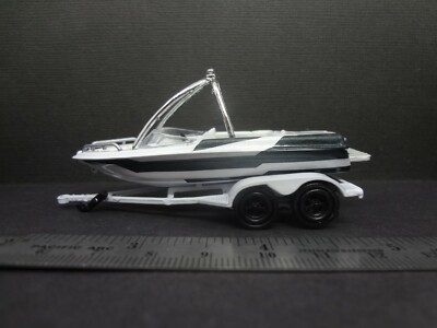 1:64 scale boat on trailer blk/white/gry - diorama piece - 1:64 Loose New  