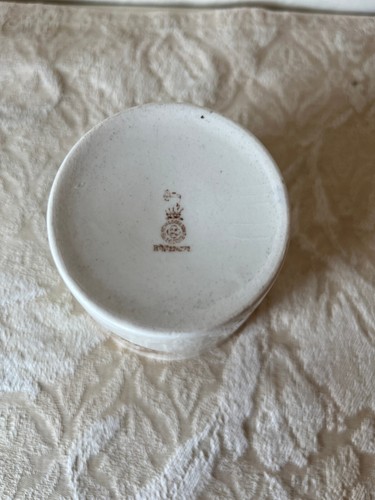 1902 King Edward VII & Queen Alexandra Royal Doulton Coronation Cup 3 1/2" - Picture 6 of 6