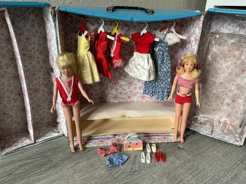 Vintage Barbie 1963 Skipper & Scooter. Doll Carrying Case Clothes & Accessories - Picture 1 of 22