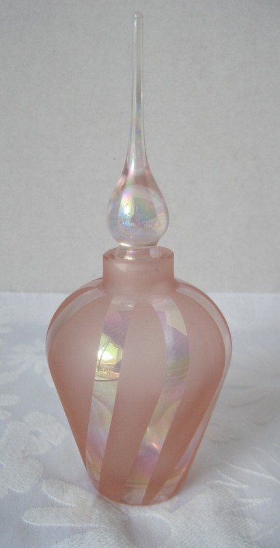 VINTAGE IRIDESCENT STRIPED FROSTED PINK GLASS PERFUME BOTTLE & STOPPER