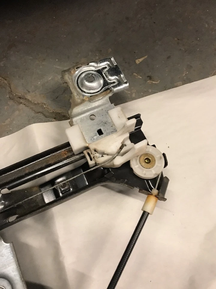 Regulador de puerta-ventana delantero izquierdo con motor GM 15205950 2004 GMC Envoy envío gratuito Foto 4 de 4