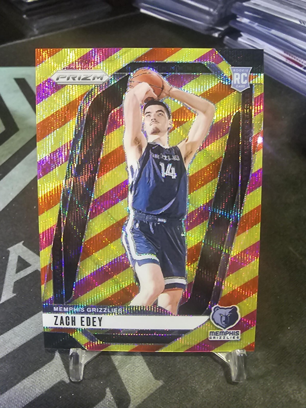 2024-25 Panini Prizm Zach Edey #249 Multi Wave Prizm 59/88 RC!