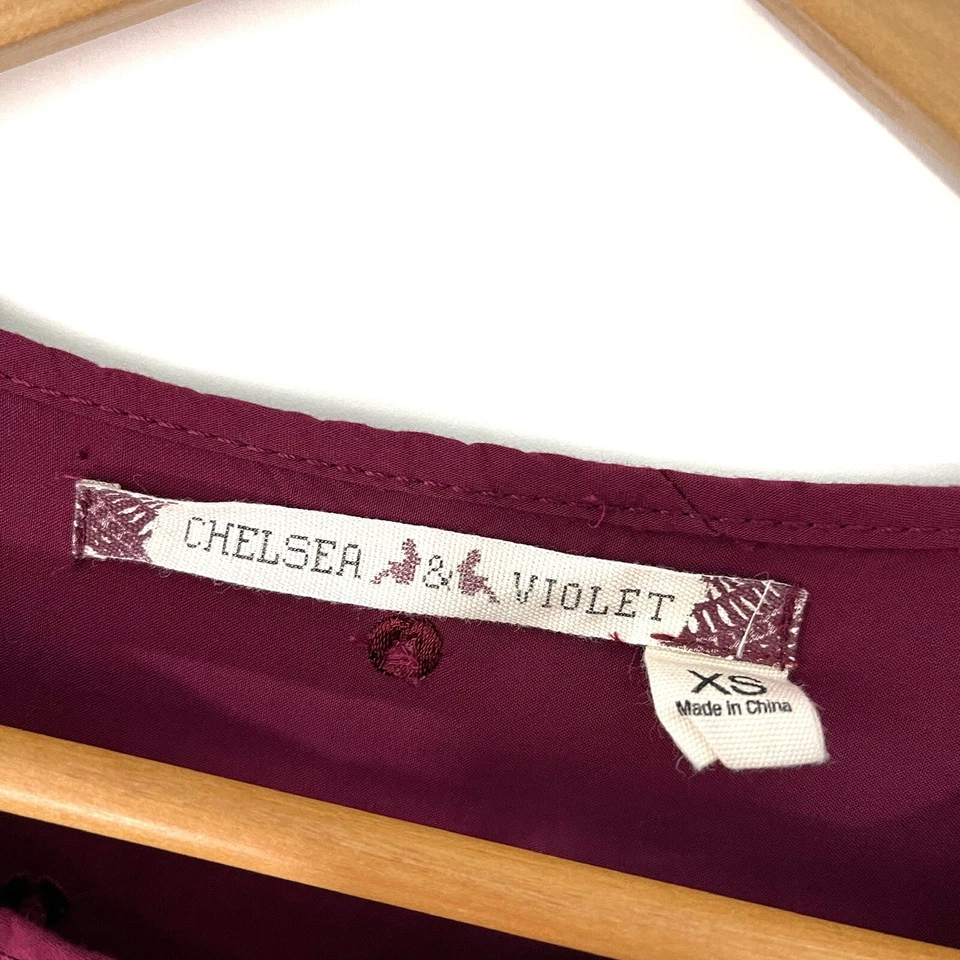 Vestido ajustado Chelsea & Violet para mujer talla XS rojo borgoña lentejuelas borla dobladillo Foto 4 de 4