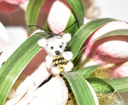 Miniature Ooak Artist Bee Bear Dollhouse Dolls Toy Micro Teddy Bear Gift 0.8" - Picture 5 of 10